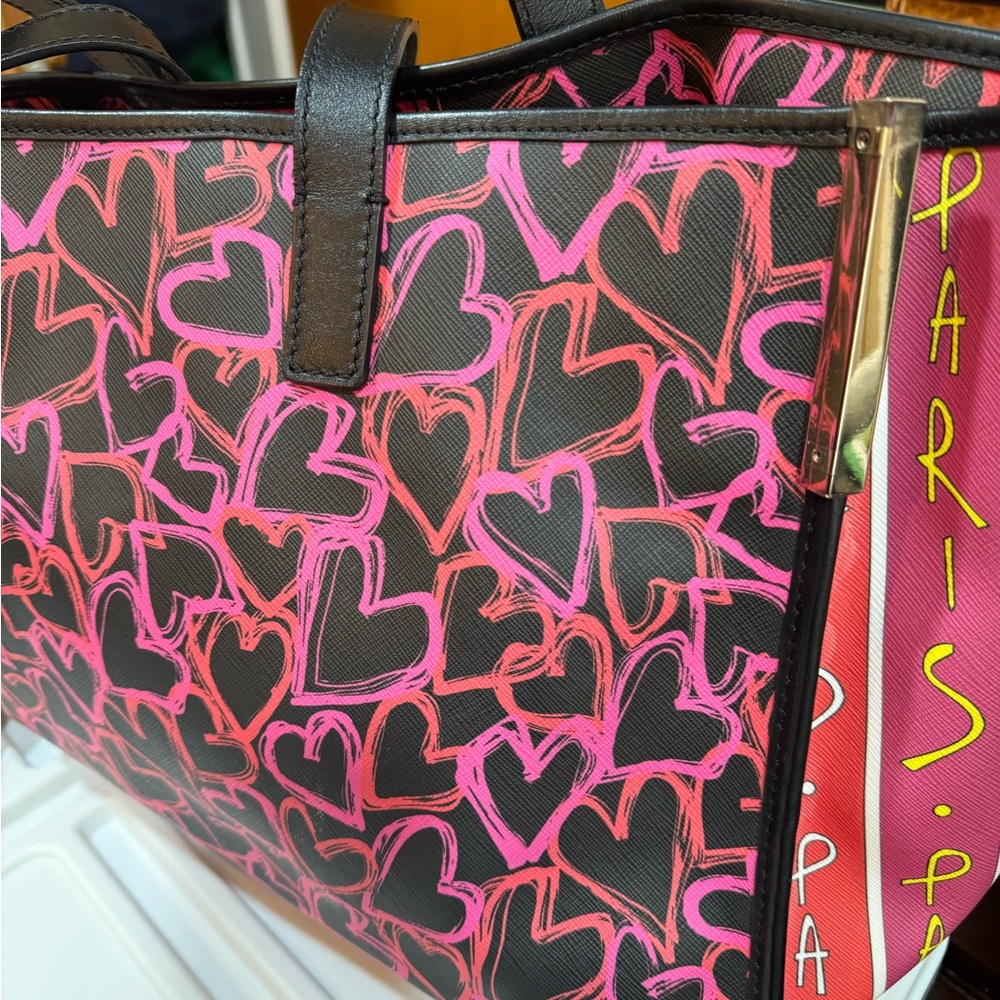 Emanuel Ungaro.  Bad photos.  Great bag!!!